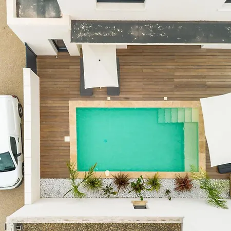 Des Muriers Piscine Proche Montpellier Et Plages * Castelnau-le-Lez