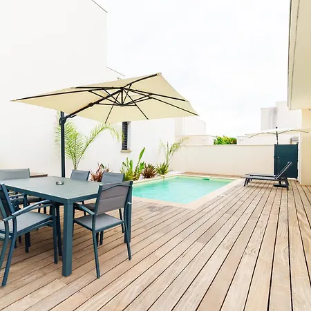 Des Muriers Piscine Proche Montpellier Et Plages Castelnau-le-Lez